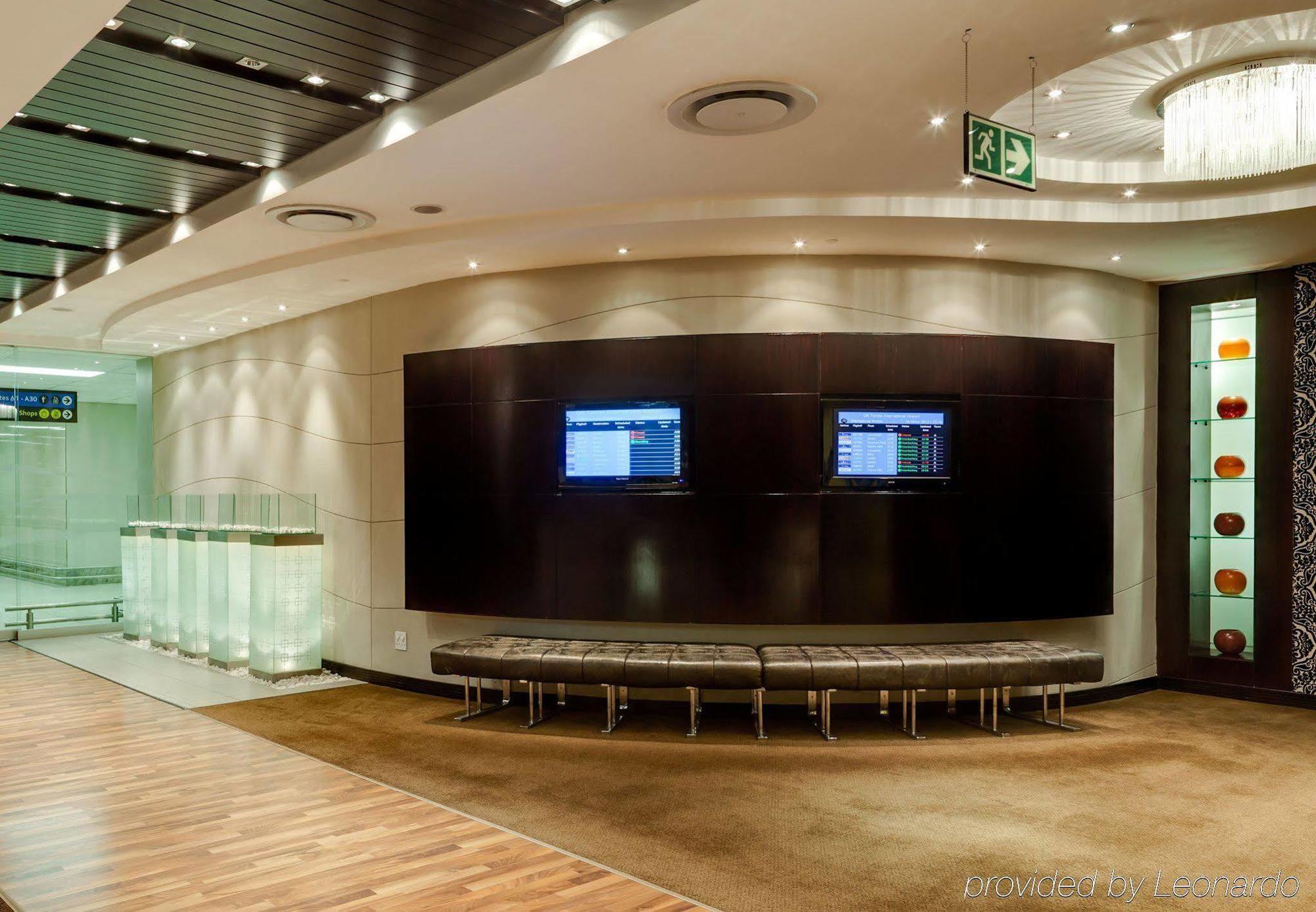 Protea Hotel By Marriott Transit O.R. Tambo Airport Kempton Park Esterno foto